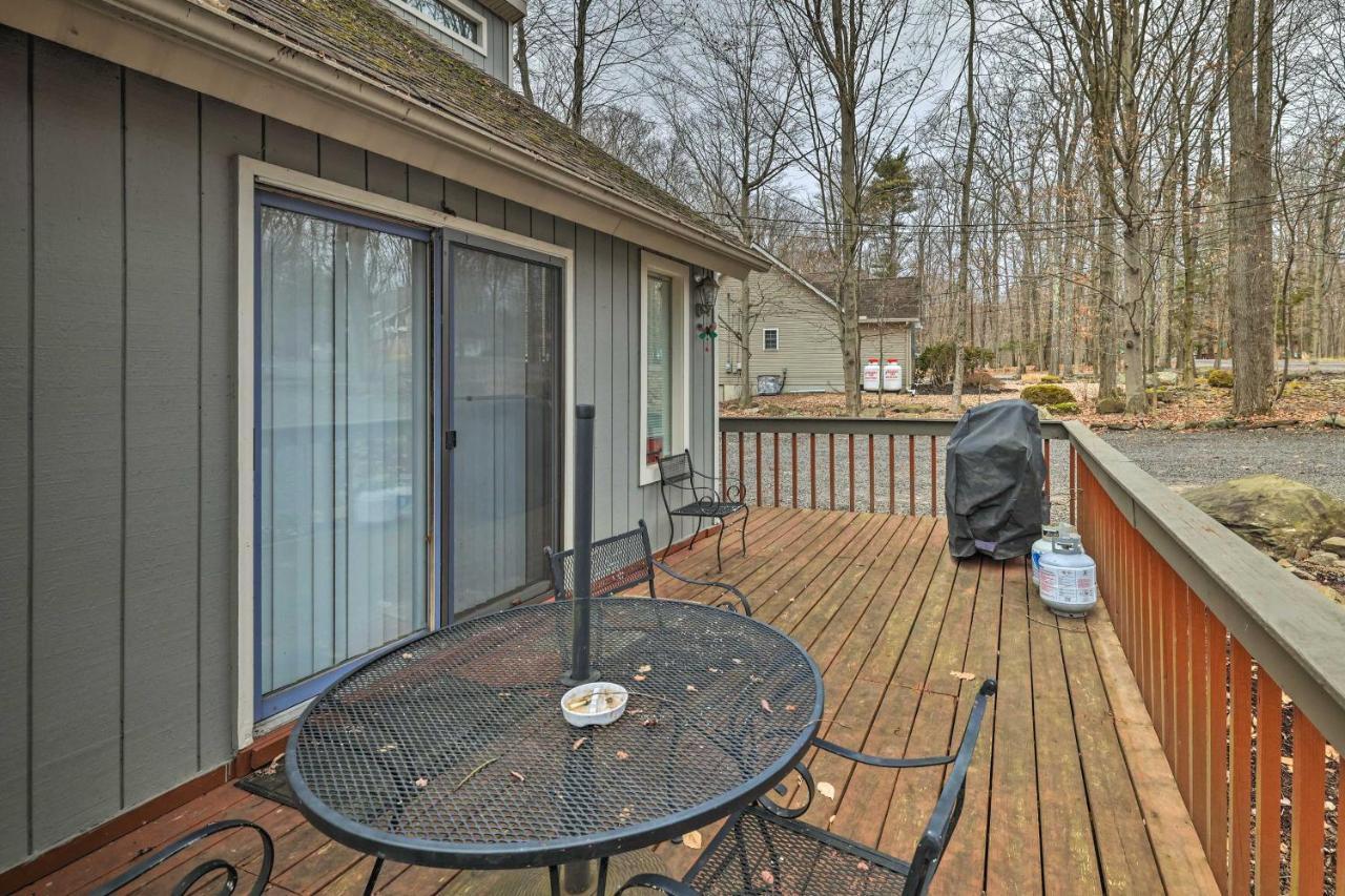 Poconos Vacation Home Walk To Locust Lake! Pocono Lake Dış mekan fotoğraf